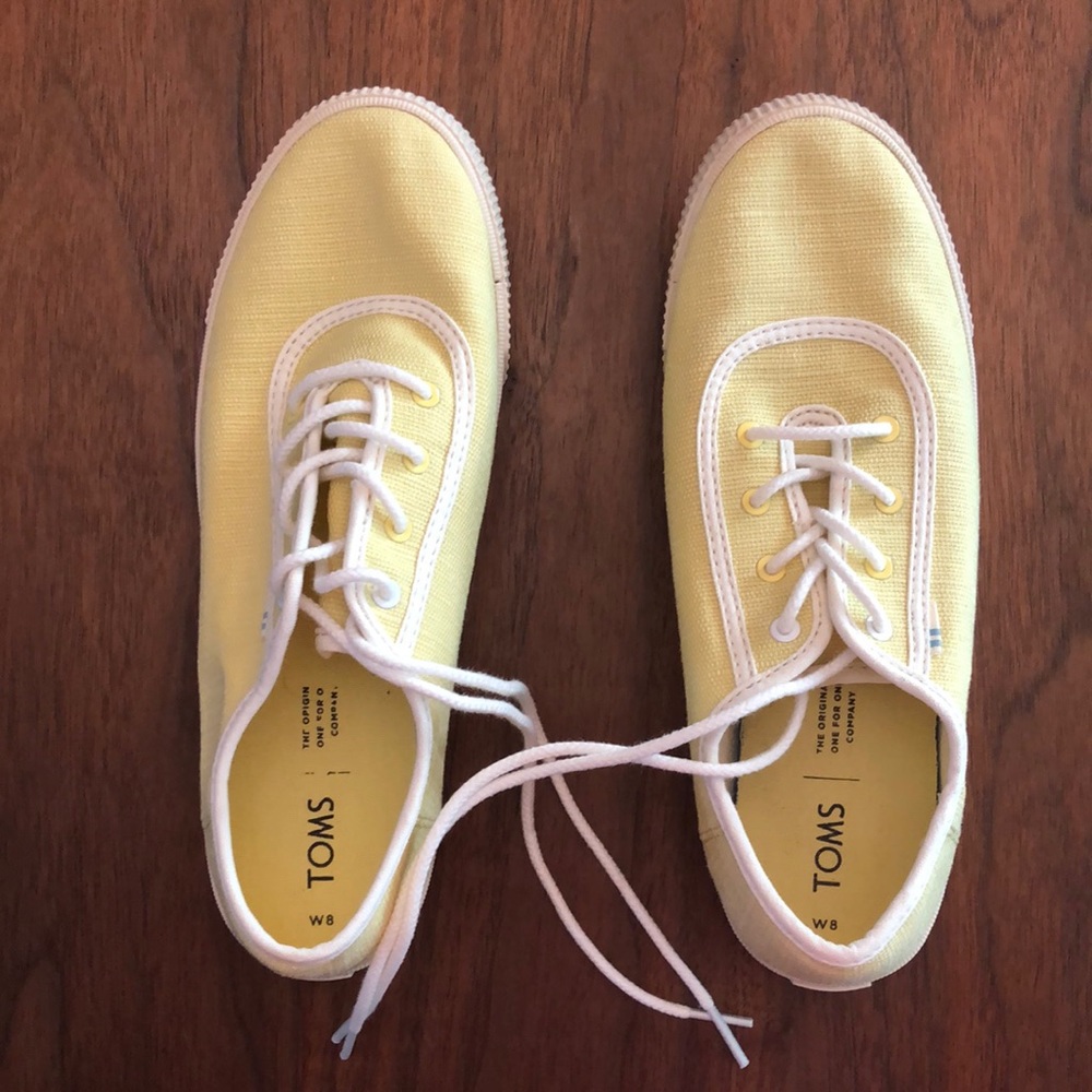 TOMS canvas lace ups size 8